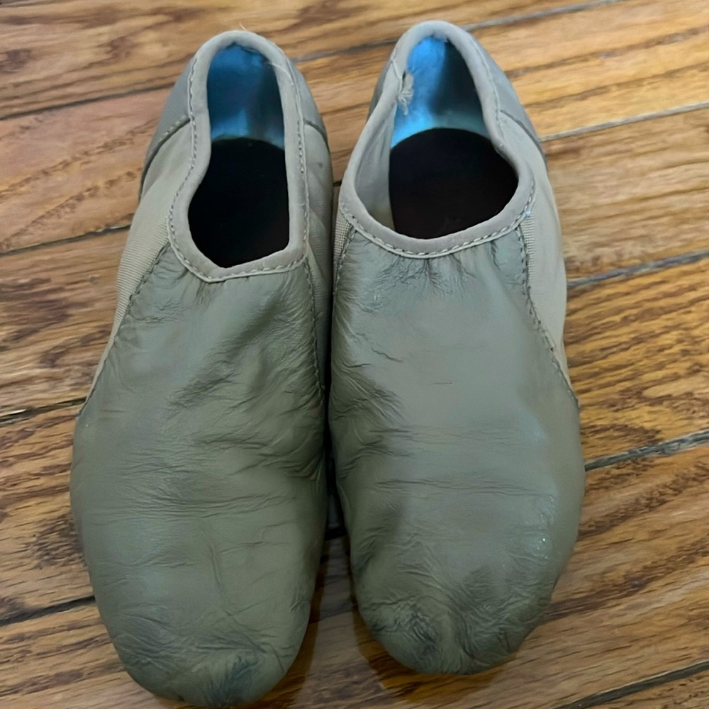 Bloch tan girl shoes, size 12G